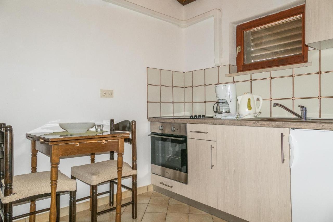 Apartments Pahljina Palit Luaran gambar