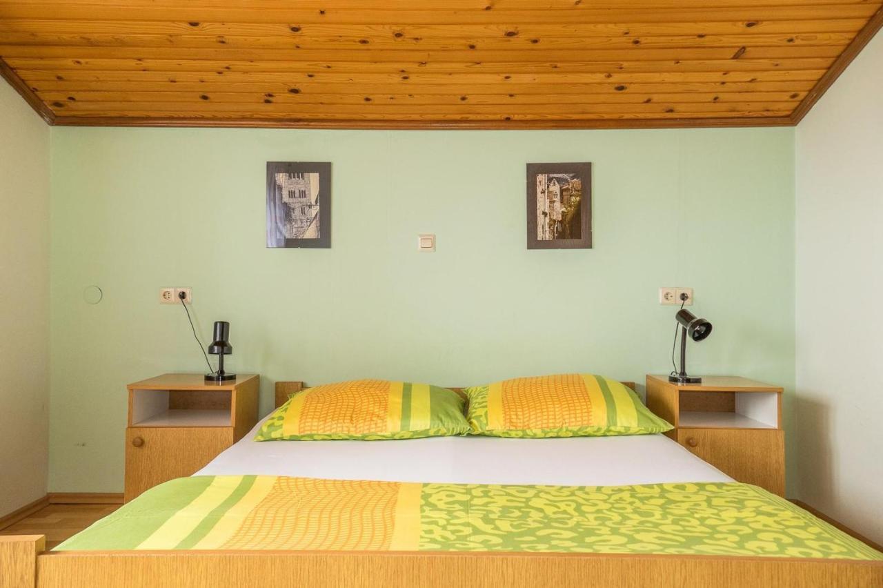 Apartments Pahljina Palit Luaran gambar