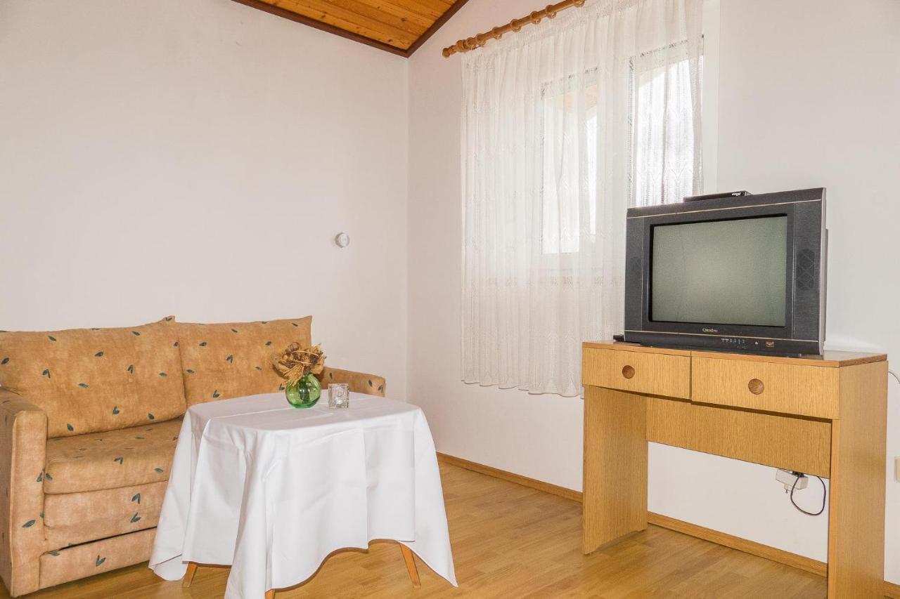 Apartments Pahljina Palit Luaran gambar