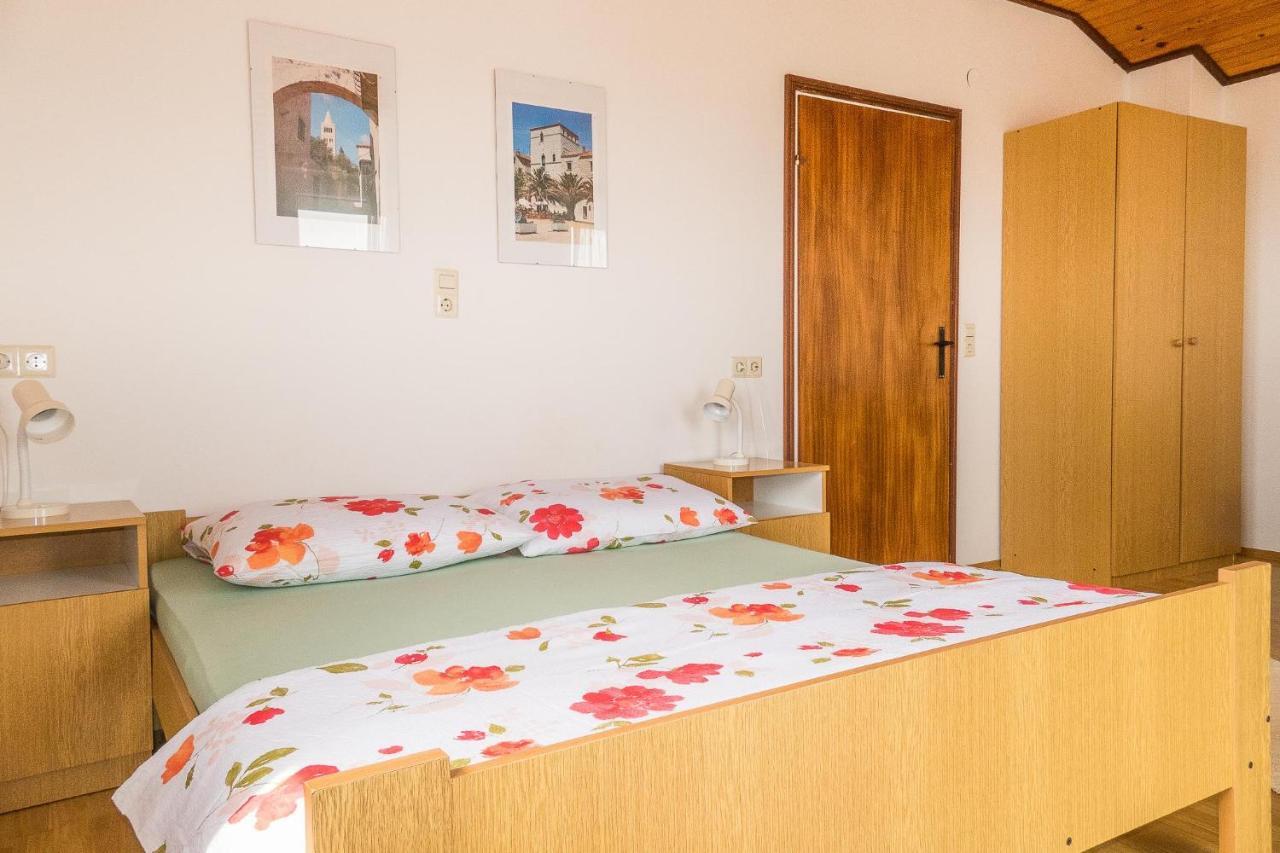 Apartments Pahljina Palit Luaran gambar